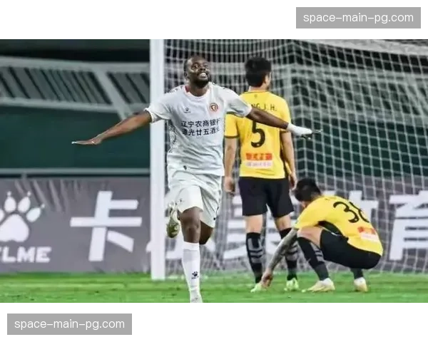 升班马军备竞赛观察：辽宁铁人豪购与重庆铜梁龙性价比路线对比