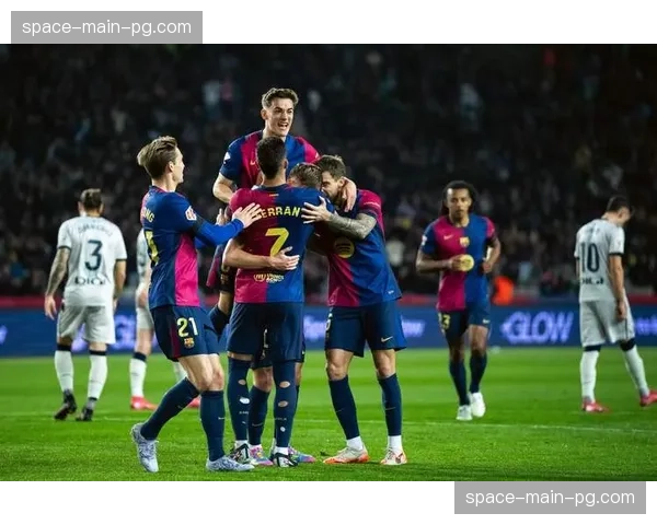 半场战报：巴塞罗那1-1奥萨苏纳，莱万头球破门，阿布德迅速扳平